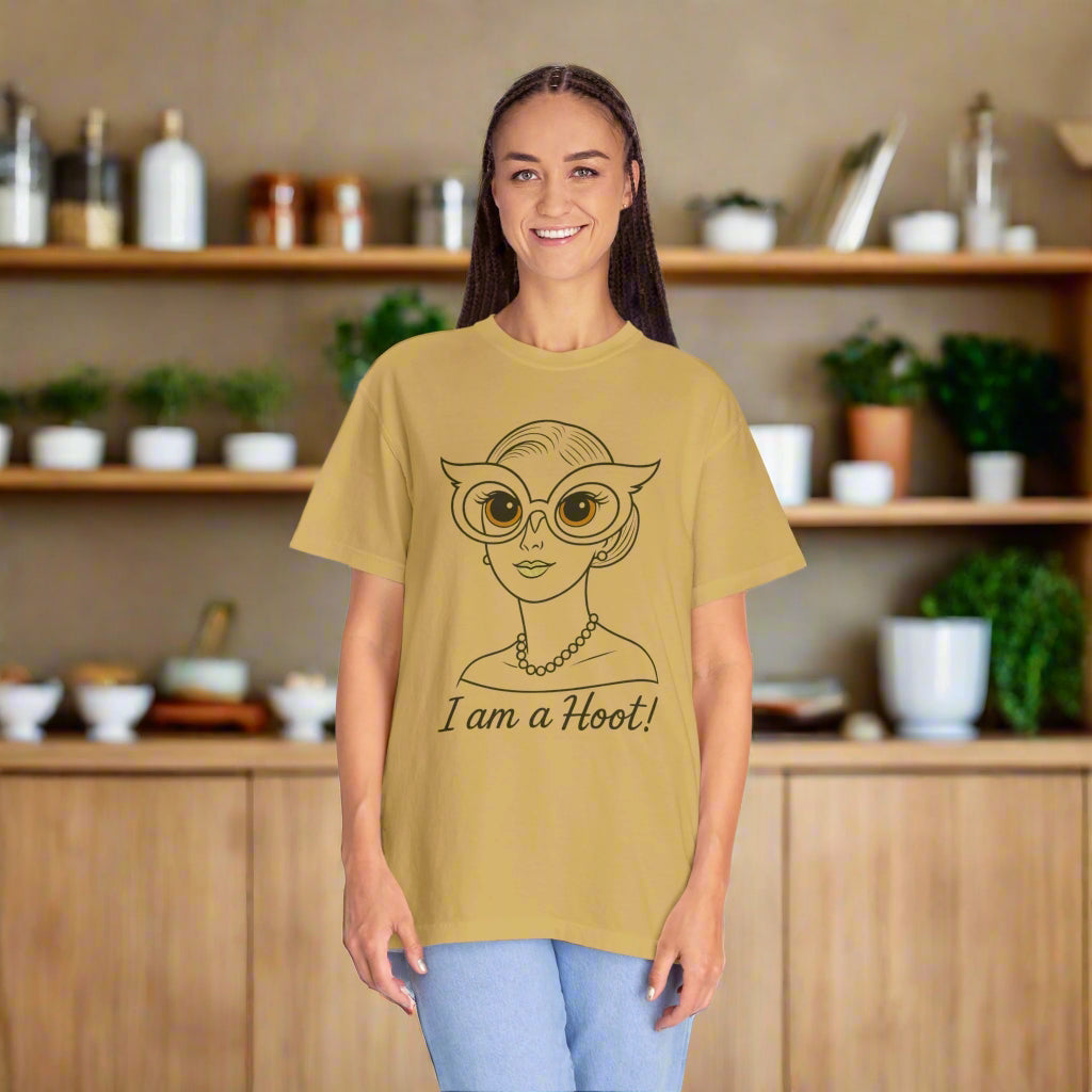 I Am a Hoot T-Shirt | Funny Retro Owl Glasses Tee | Quirky Graphic Shirt for Book Lovers and Teachers Feel Good