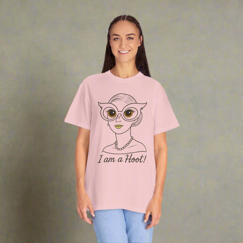 I Am a Hoot T-Shirt | Funny Retro Owl Glasses Tee | Quirky Graphic Shirt for Book Lovers and Teachers Feel Good