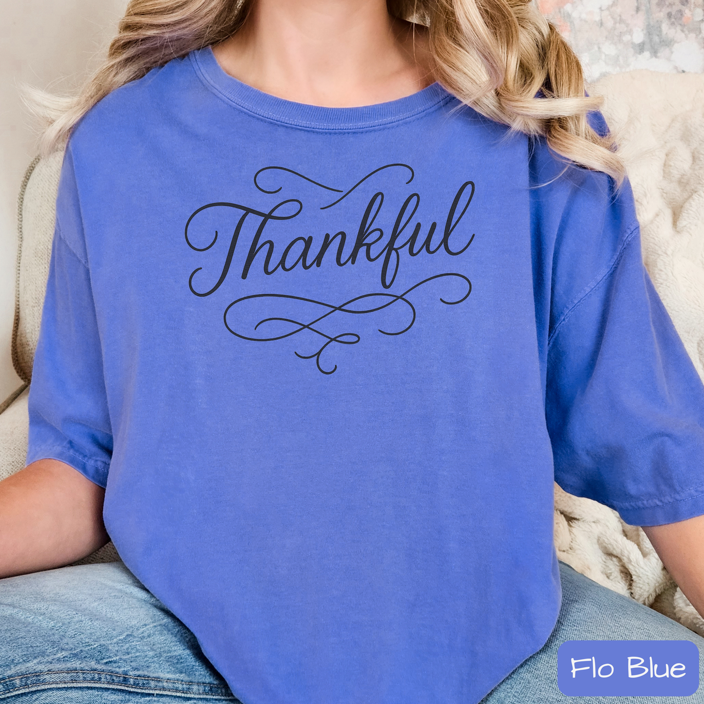 Thankful Script Shirt, Minimal Thanksgiving Fall Graphic T-Shirt, Trending Tee