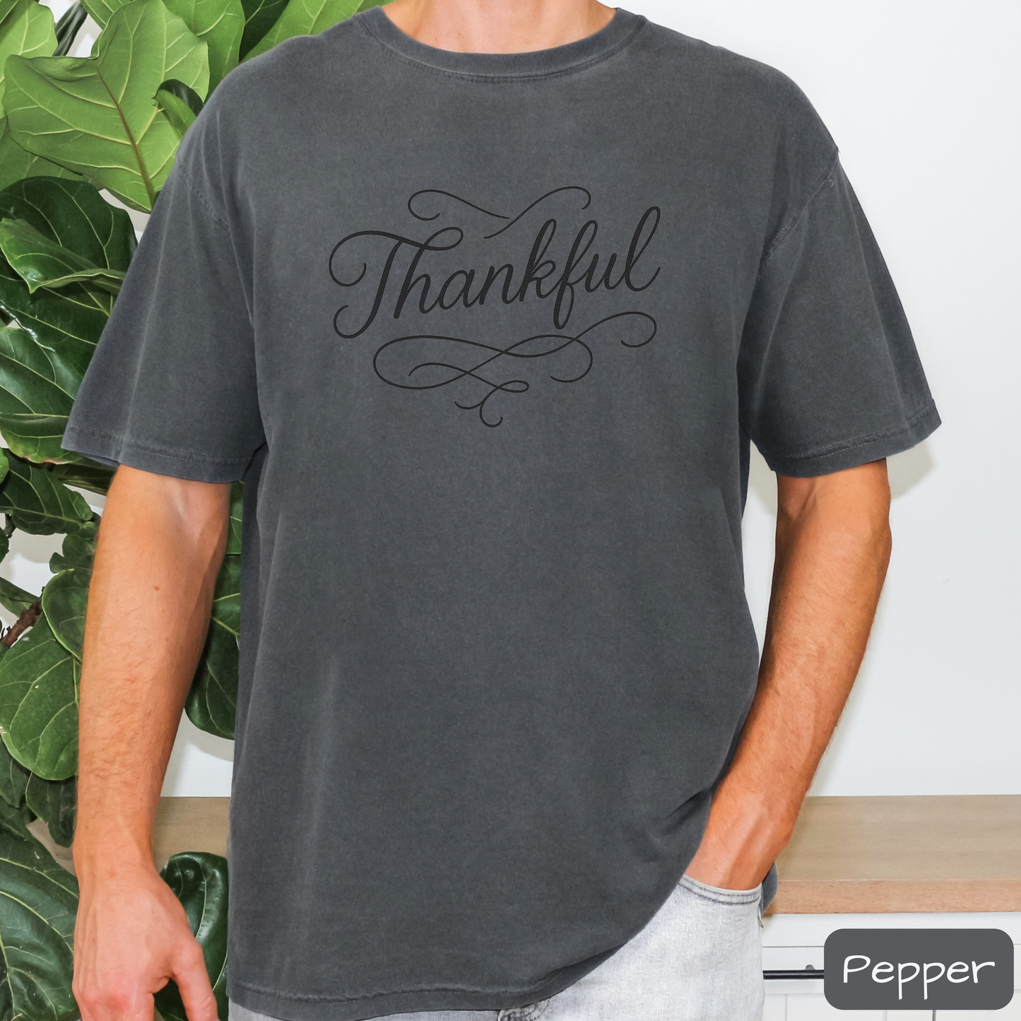 Thankful Script Shirt, Minimal Thanksgiving Fall Graphic T-Shirt, Trending Tee