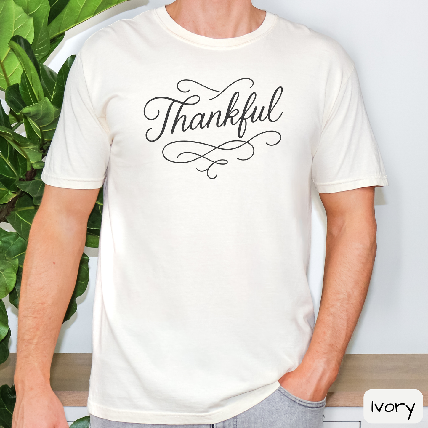 Thankful Script Shirt, Minimal Thanksgiving Fall Graphic T-Shirt, Trending Tee