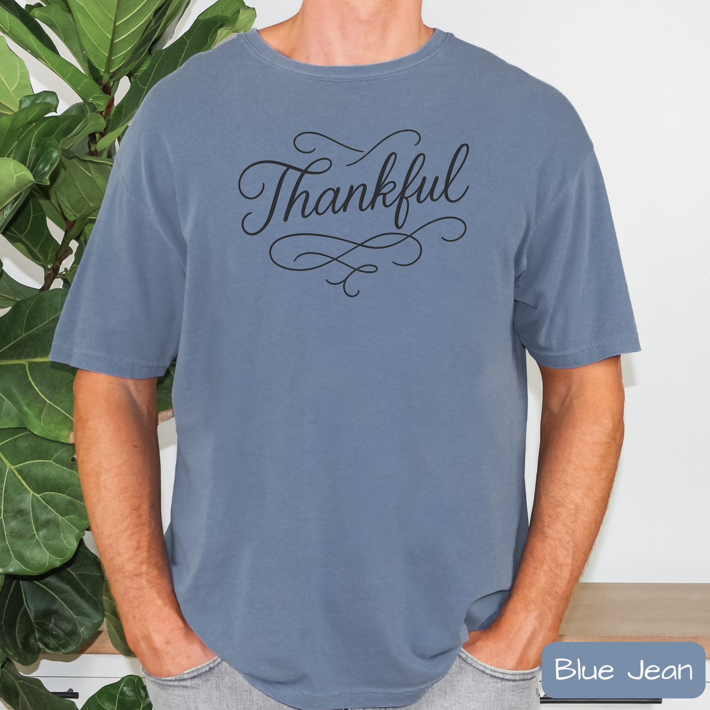 Thankful Script Shirt, Minimal Thanksgiving Fall Graphic T-Shirt, Trending Tee