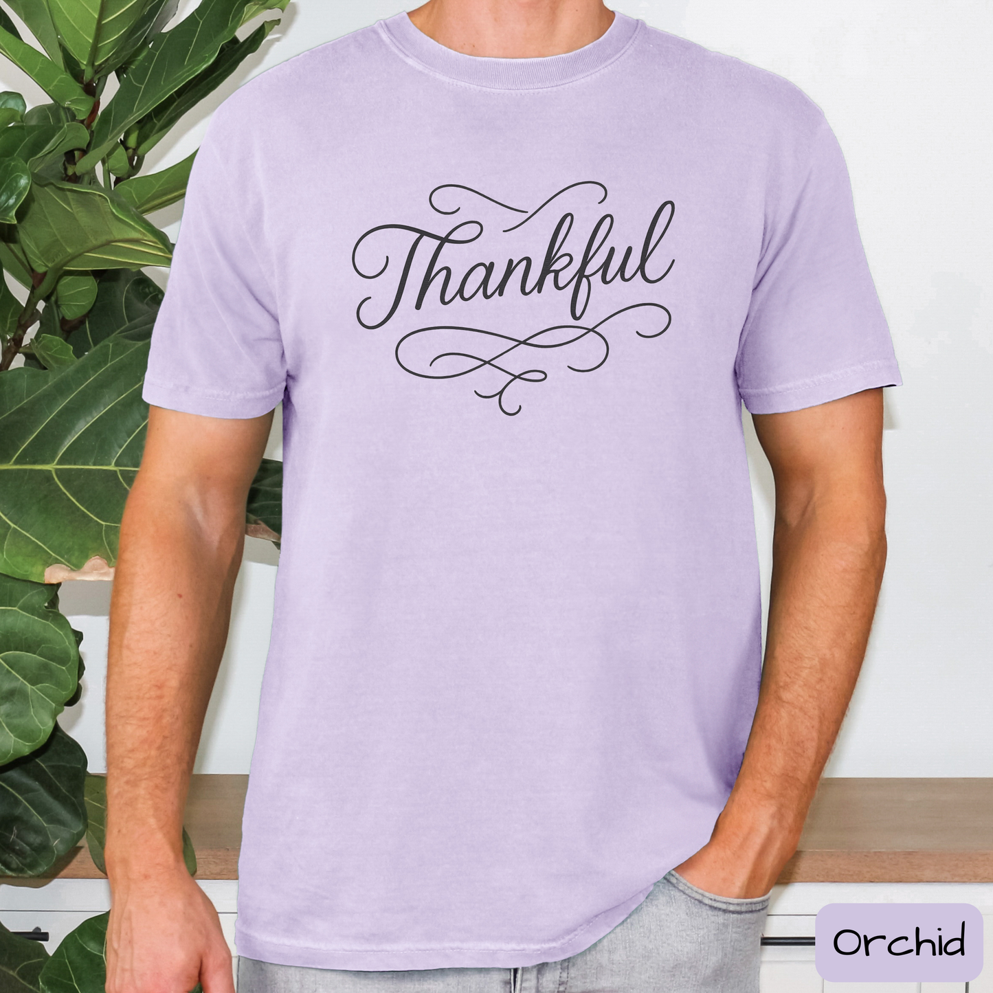 Thankful Script Shirt, Minimal Thanksgiving Fall Graphic T-Shirt, Trending Tee
