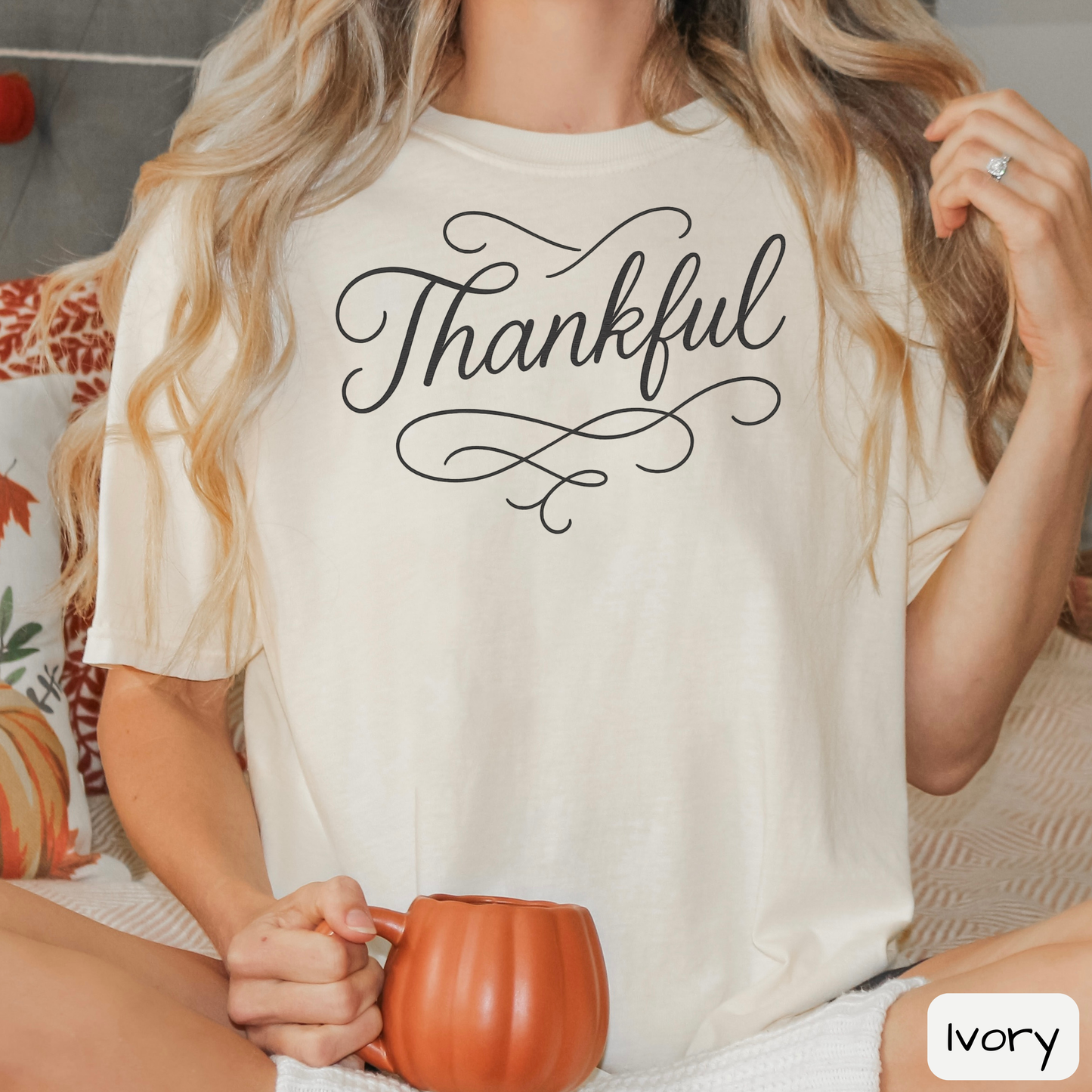 Thankful Script Shirt, Minimal Thanksgiving Fall Graphic T-Shirt, Trending Tee