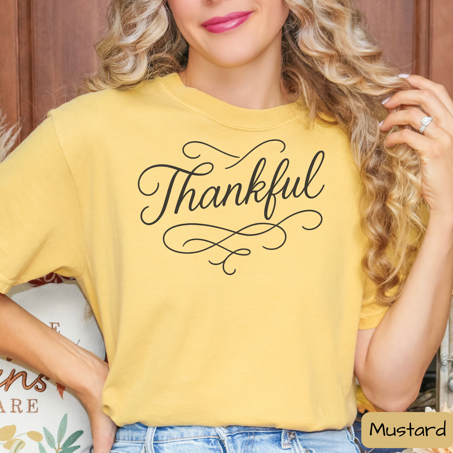 Thankful Script Shirt, Minimal Thanksgiving Fall Graphic T-Shirt, Trending Tee