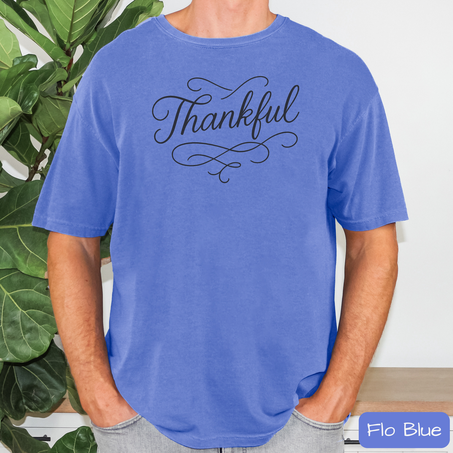 Thankful Script Shirt, Minimal Thanksgiving Fall Graphic T-Shirt, Trending Tee