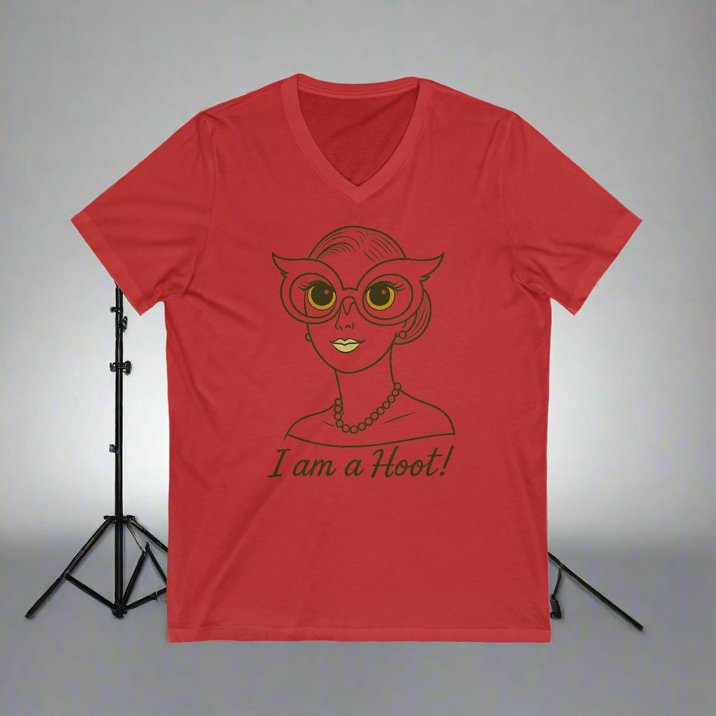 I Am a Hoot V-Neck T-Shirt | Funny Retro Owl Glasses Shirt | Quirky Graphic Tee for Book Lovers and Teachers Feel Good