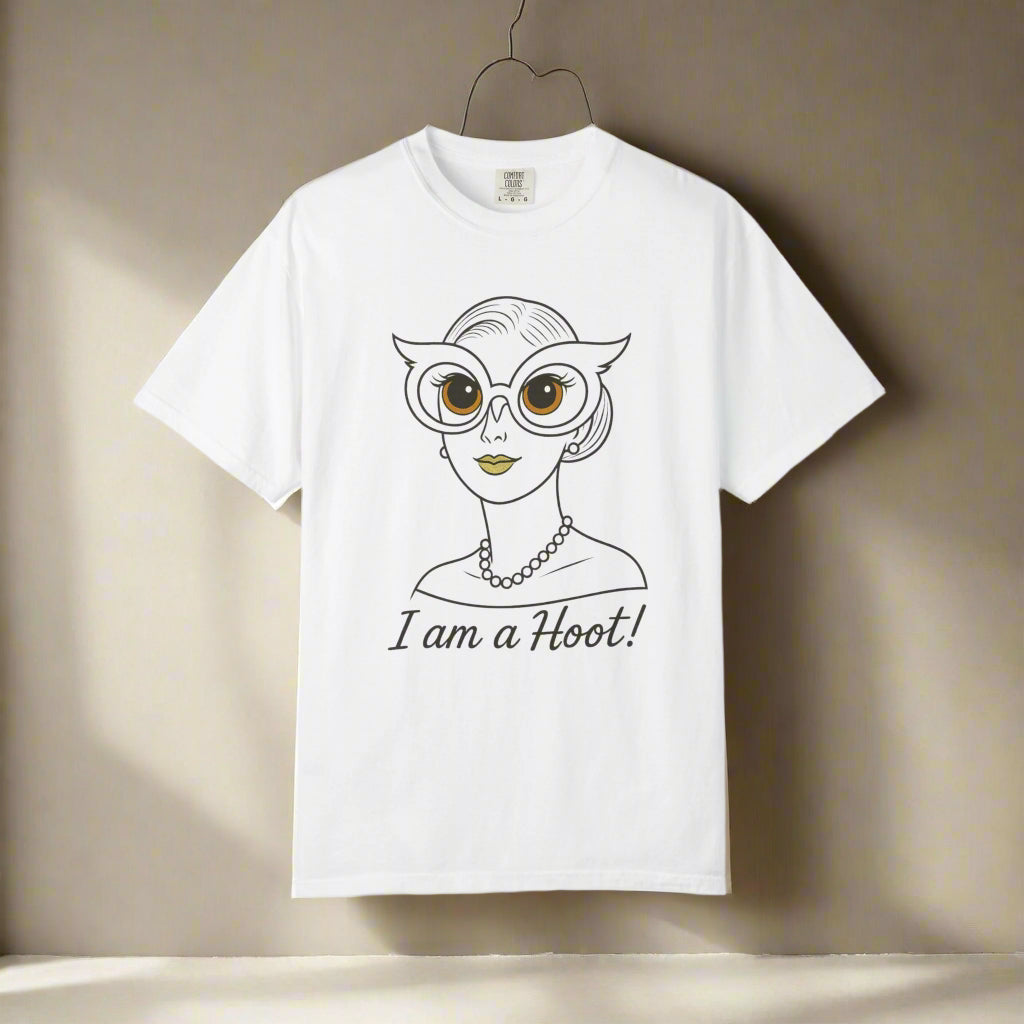 I Am a Hoot T-Shirt | Funny Retro Owl Glasses Tee | Quirky Graphic Shirt for Book Lovers and Teachers Feel Good