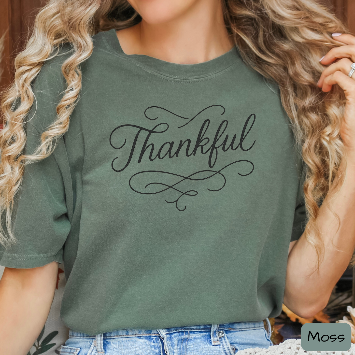 Thankful Script Shirt, Minimal Thanksgiving Fall Graphic T-Shirt, Trending Tee